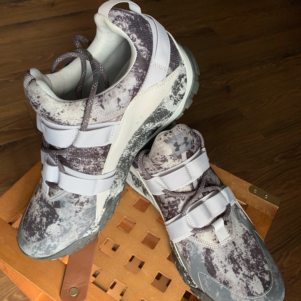 Under Armor  Valsetz Trek Disrupt Sportstyle